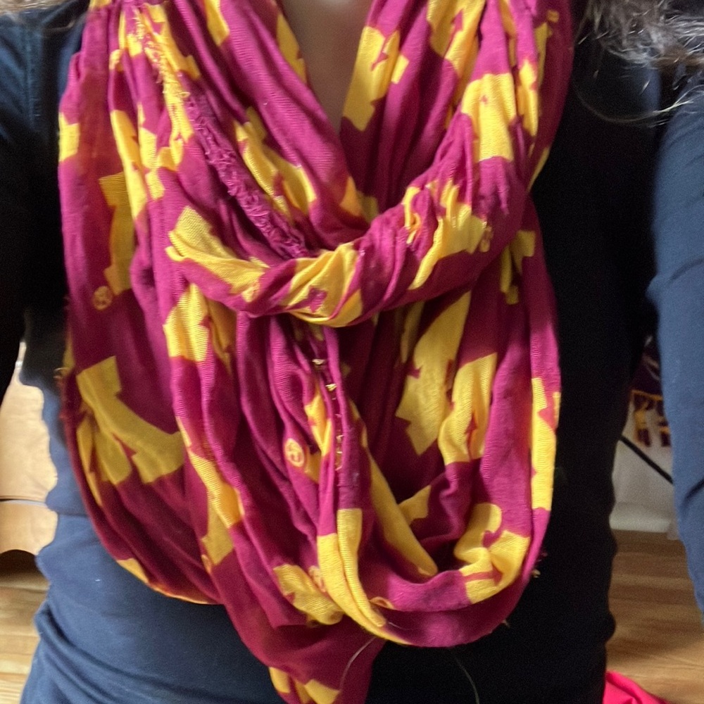 University of Minnesota scarf- college school pride scarf for football games